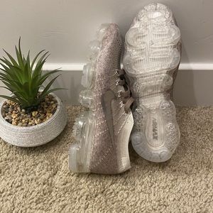 Brand New Air VaporMax. Size 6.5 in man. In women fit like size 7.5